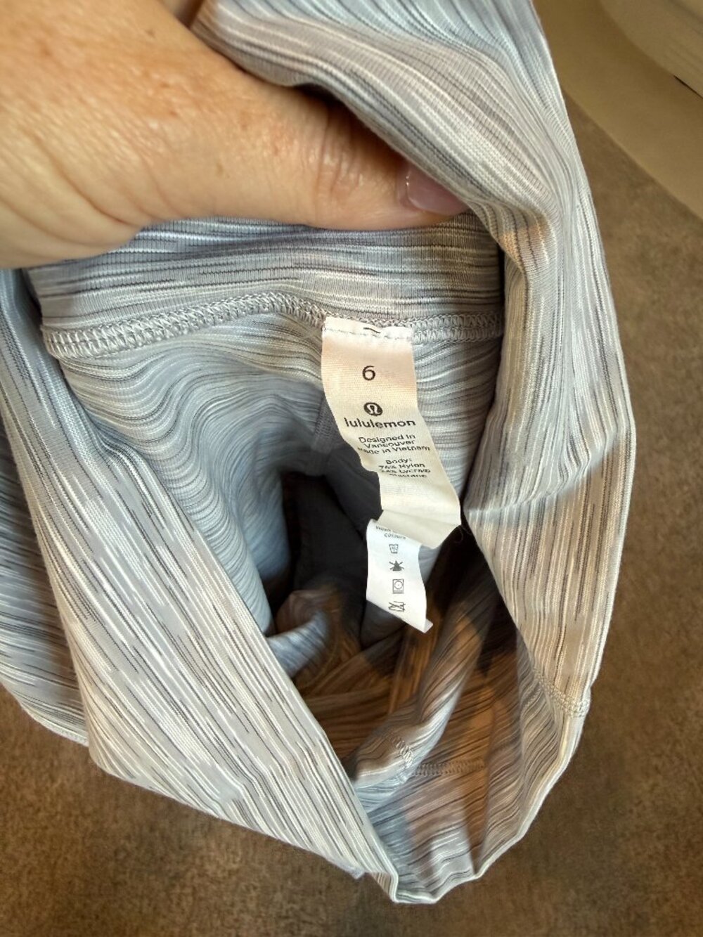 Lululemon Wunder Under Leggings size 6